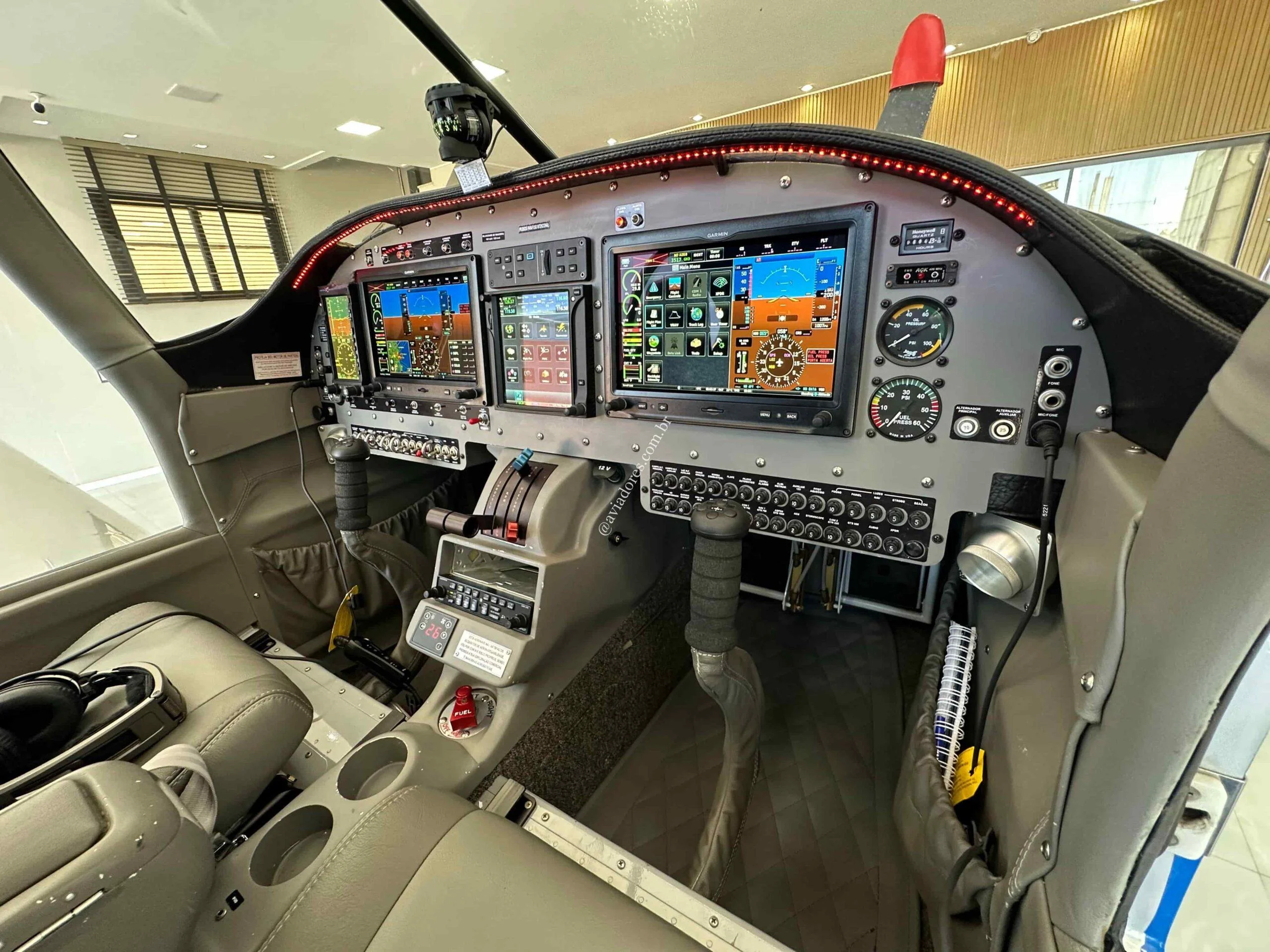 Vans Aircraft RV-10 - foto 4