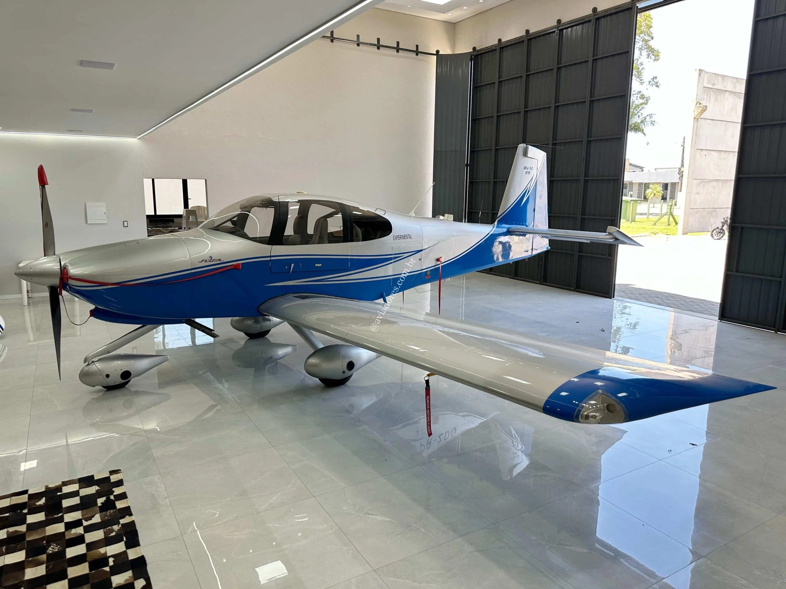 Vans Aircraft RV-10