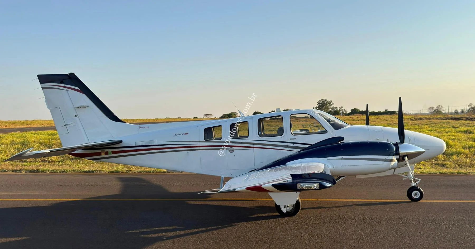 BEACHCRAFT BARON G58 - foto 19