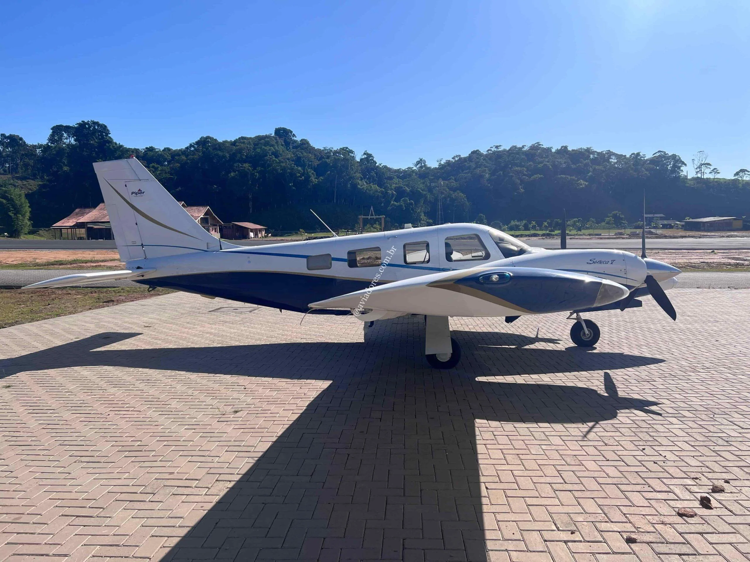 Piper Aircraft PA-34-220T - SENECA V - foto 16