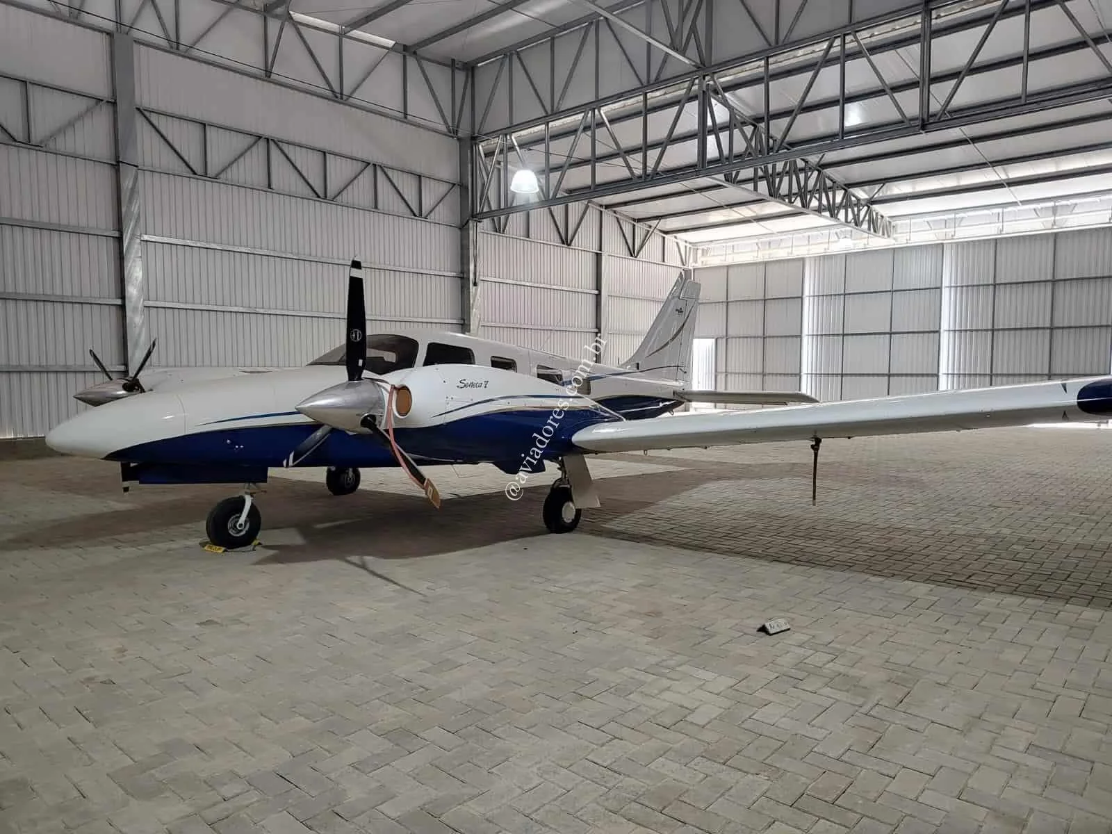 Piper Aircraft PA-34-220T - SENECA V - foto 18