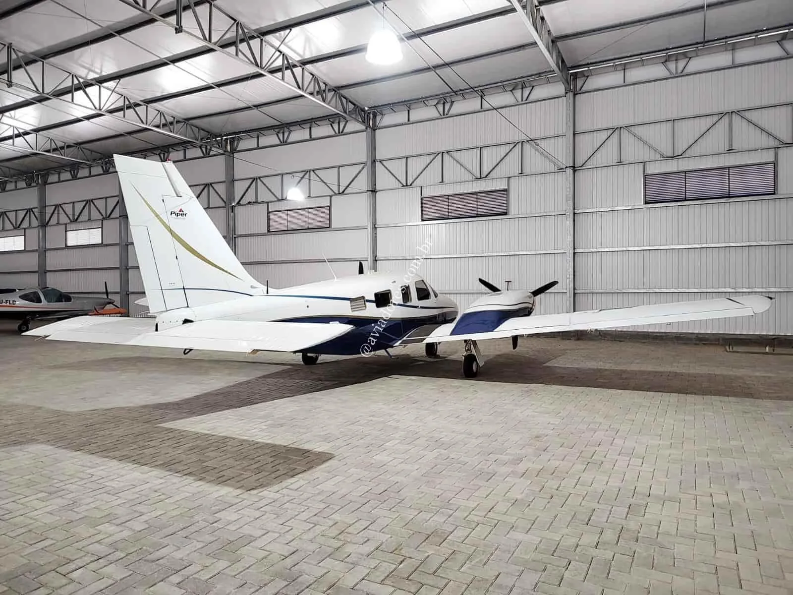 Piper Aircraft PA-34-220T - SENECA V - foto 19