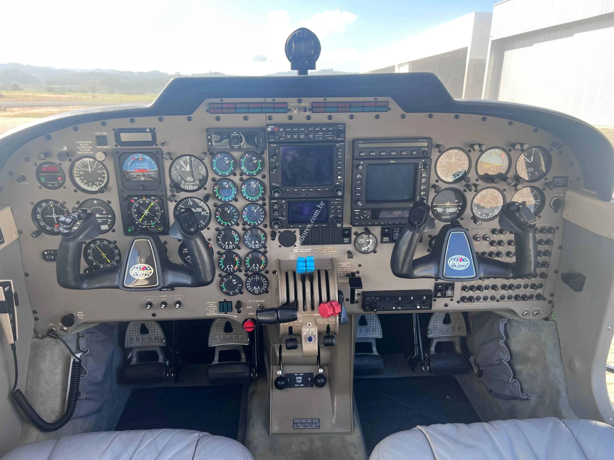 Piper Aircraft PA-34-220T - SENECA V - foto 2