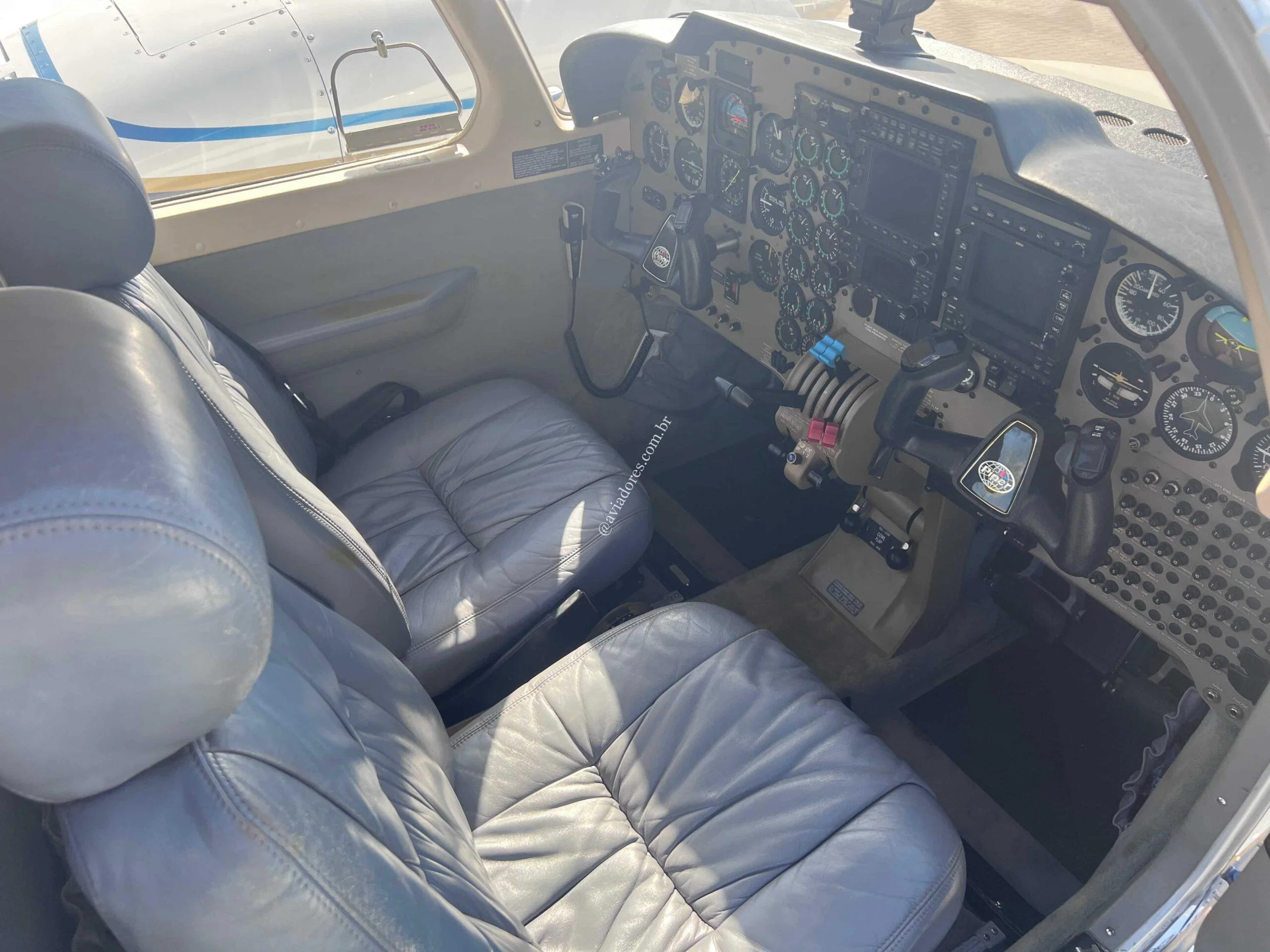 Piper Aircraft PA-34-220T - SENECA V - foto 4