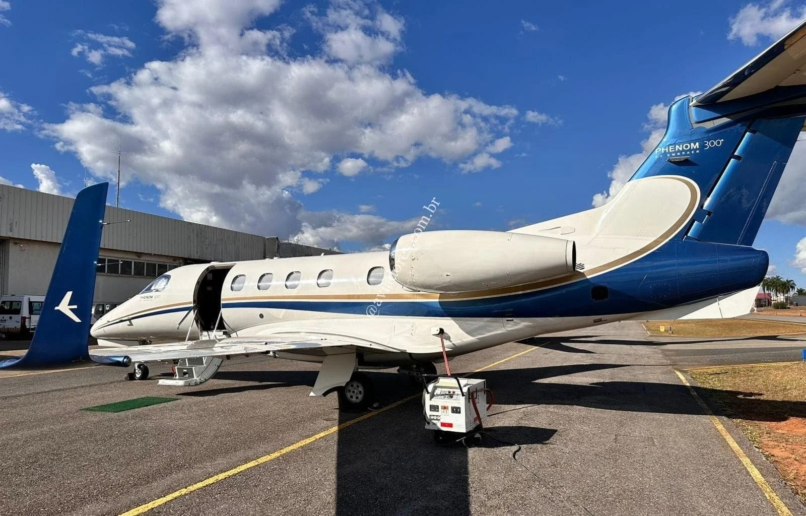Embraer EMB 505 - PHENOM 300 - foto 12