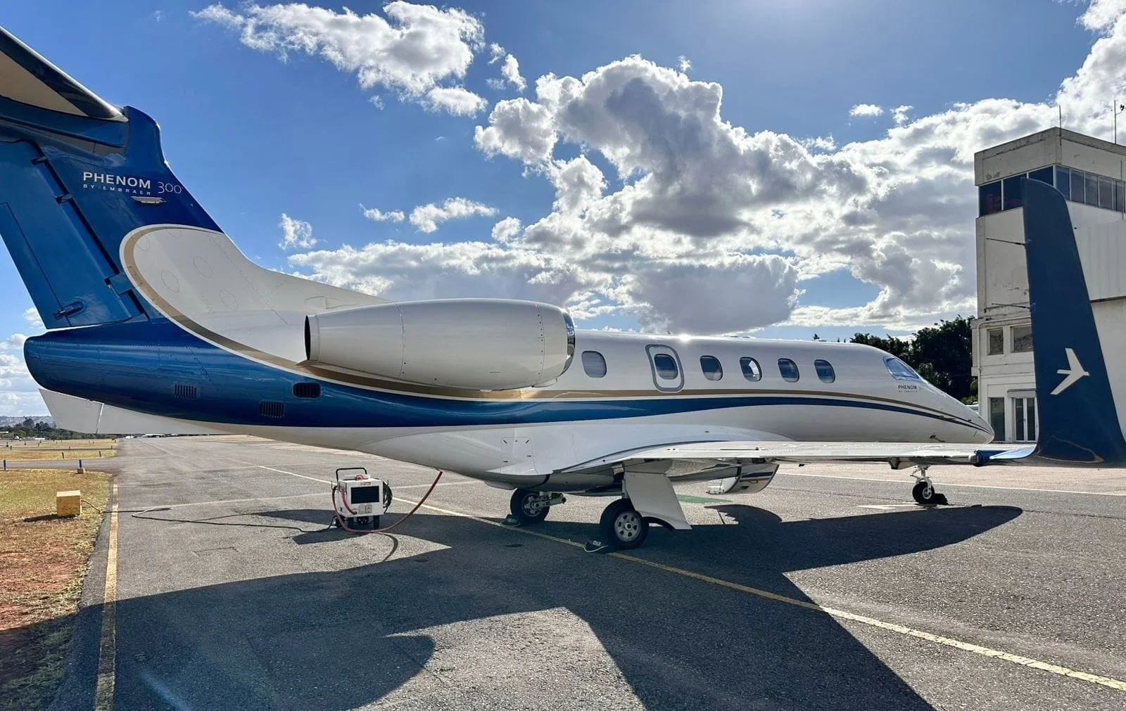 Embraer EMB 505 - PHENOM 300 - foto 16