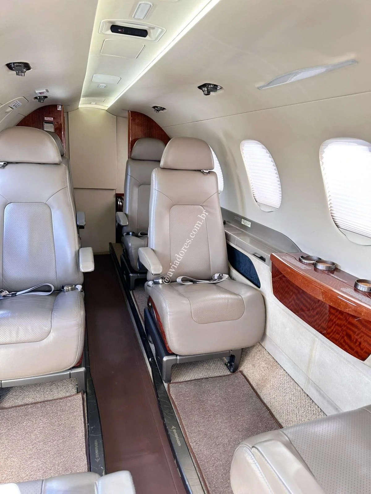 Embraer EMB 505 - PHENOM 300 - foto 6