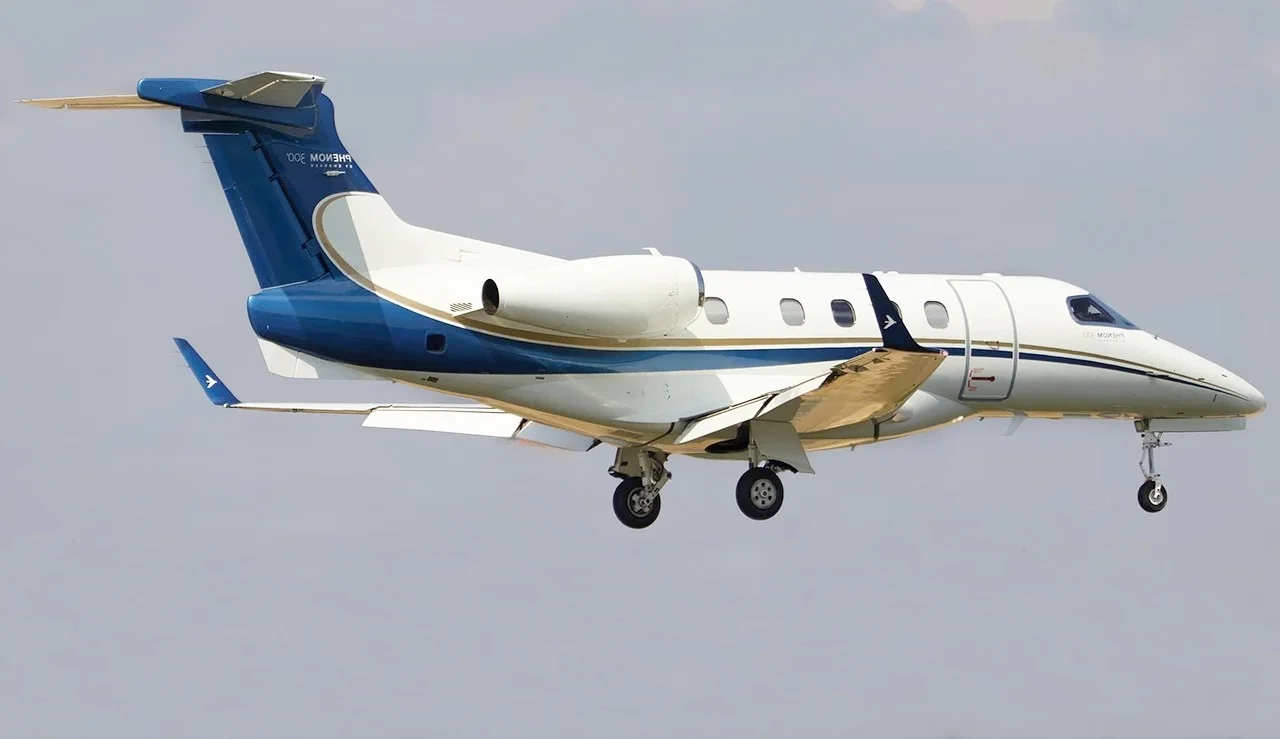 Embraer EMB 505 - PHENOM 300 - foto 18