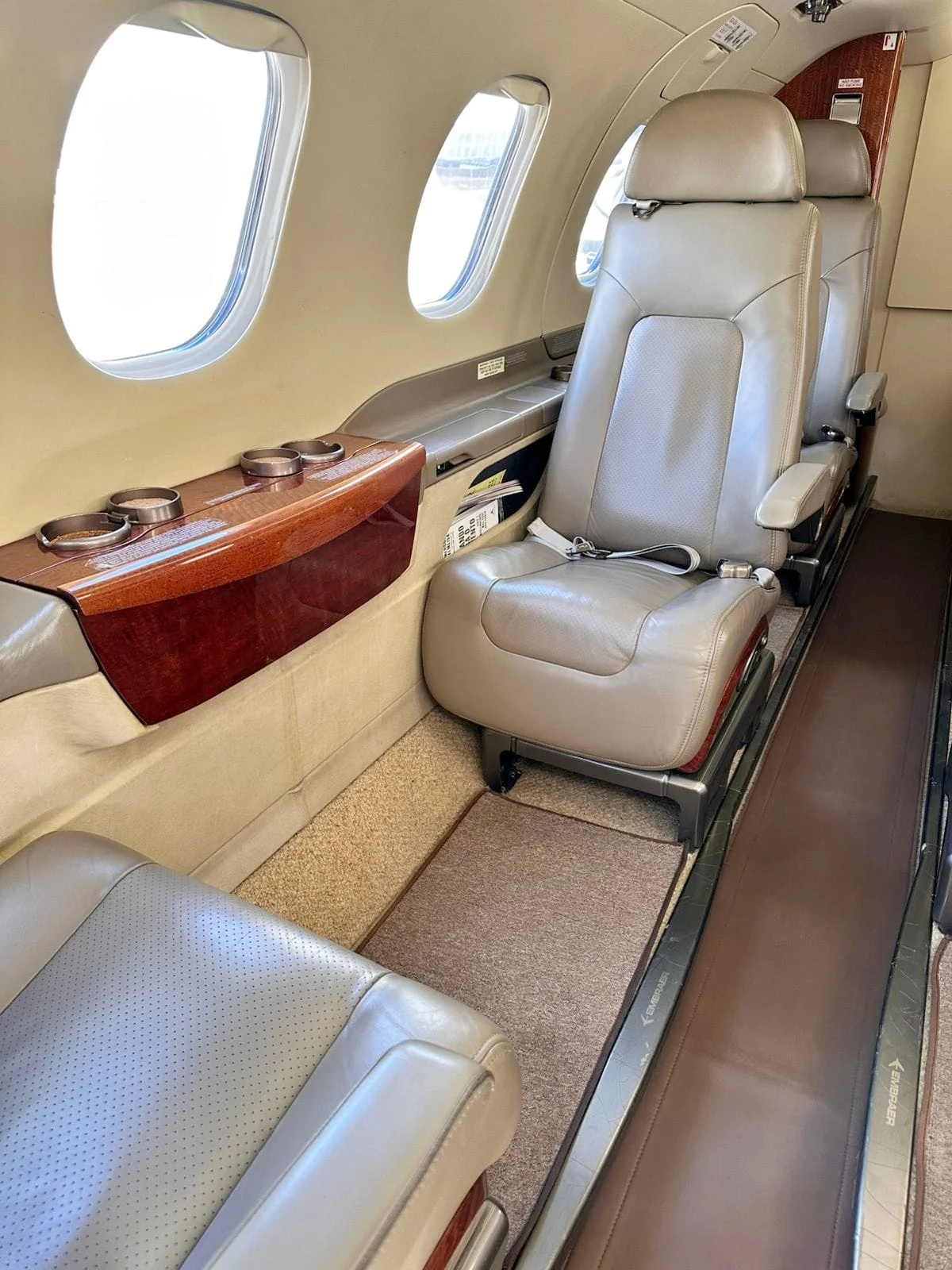 Embraer EMB 505 - PHENOM 300 - foto 11