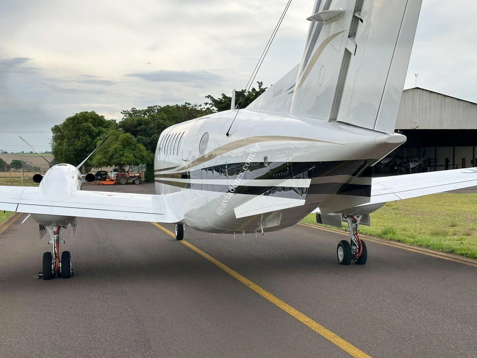 BEECHCRAFT CORPORATION KING AIR 350 - foto 10