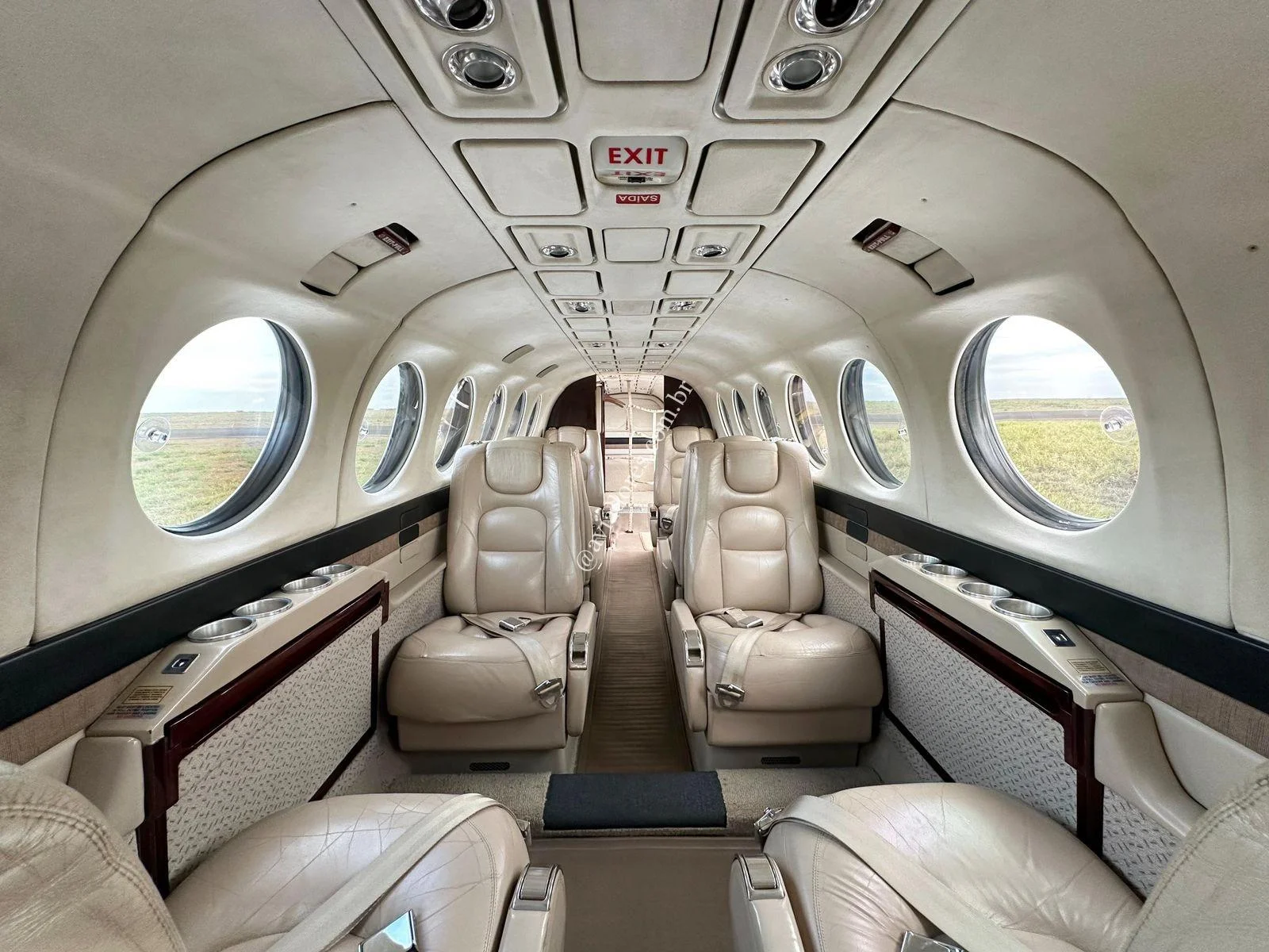 BEECHCRAFT CORPORATION KING AIR 350 - foto 13