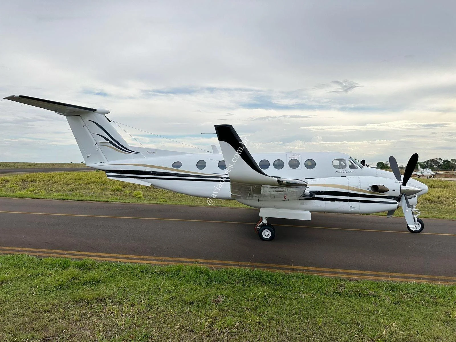 BEECHCRAFT CORPORATION KING AIR 350 - foto 20