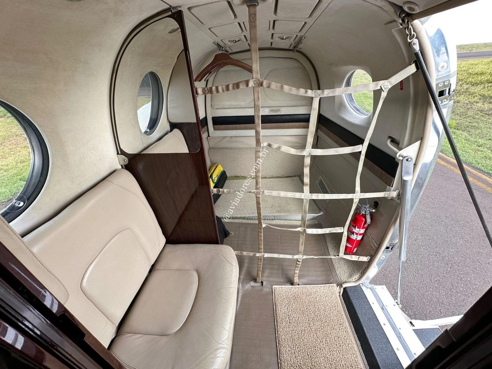 BEECHCRAFT CORPORATION KING AIR 350 - foto 14