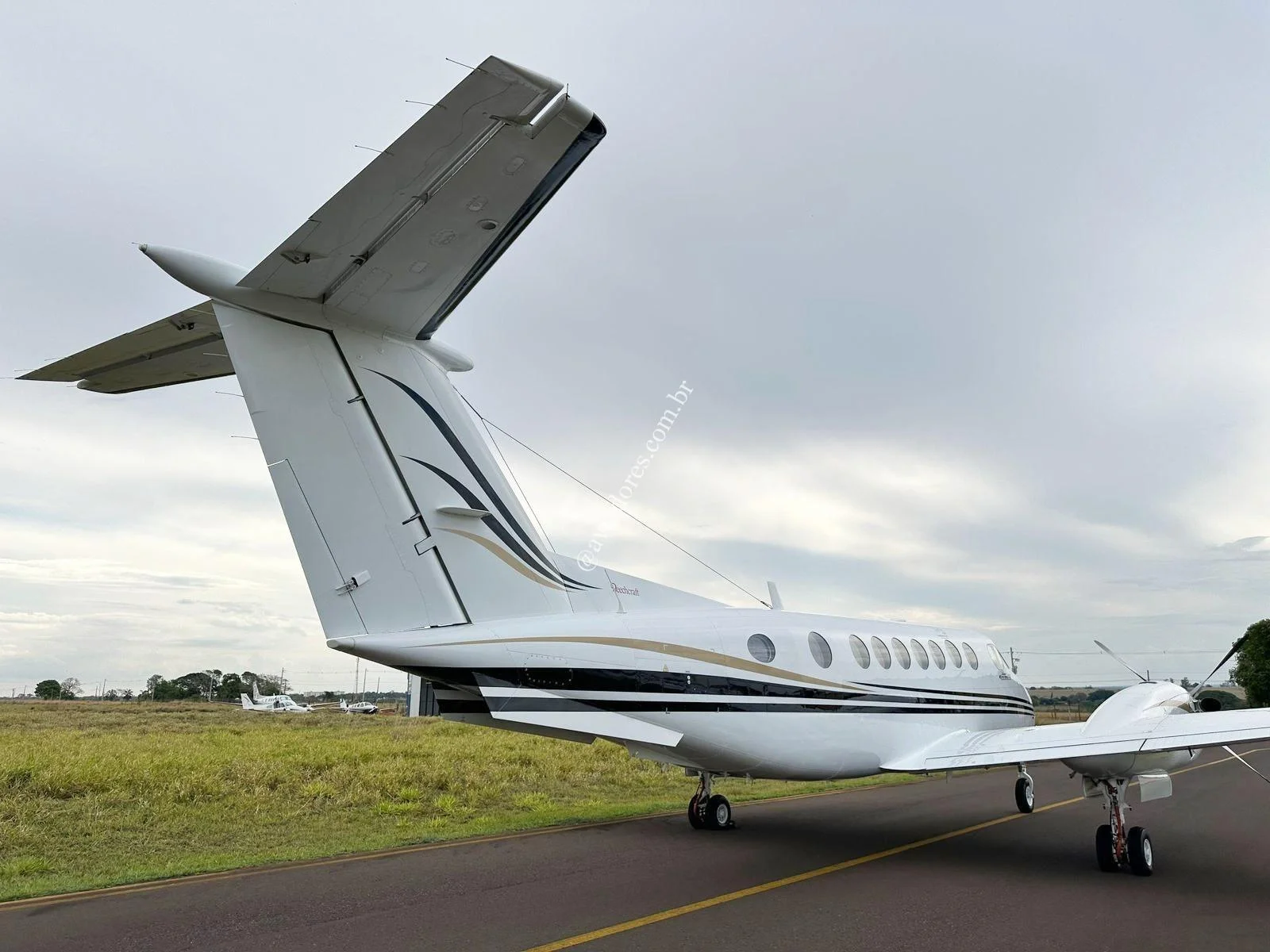 BEECHCRAFT CORPORATION KING AIR 350 - foto 9