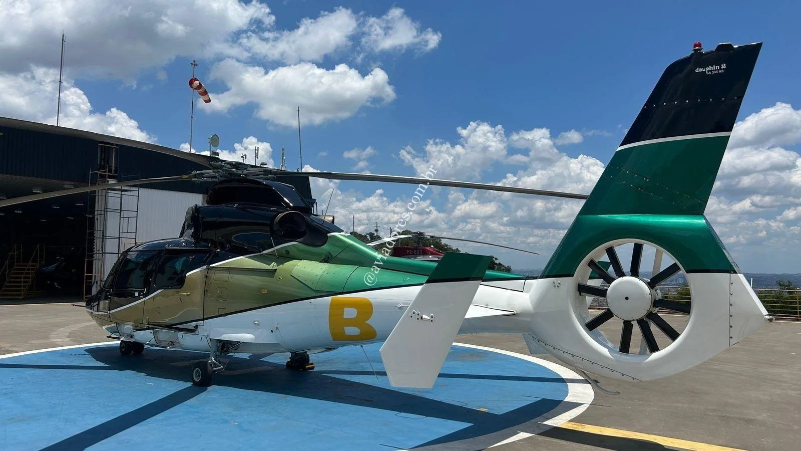 Airbus Helicopters AS365N3 DAUPHIN - foto 10