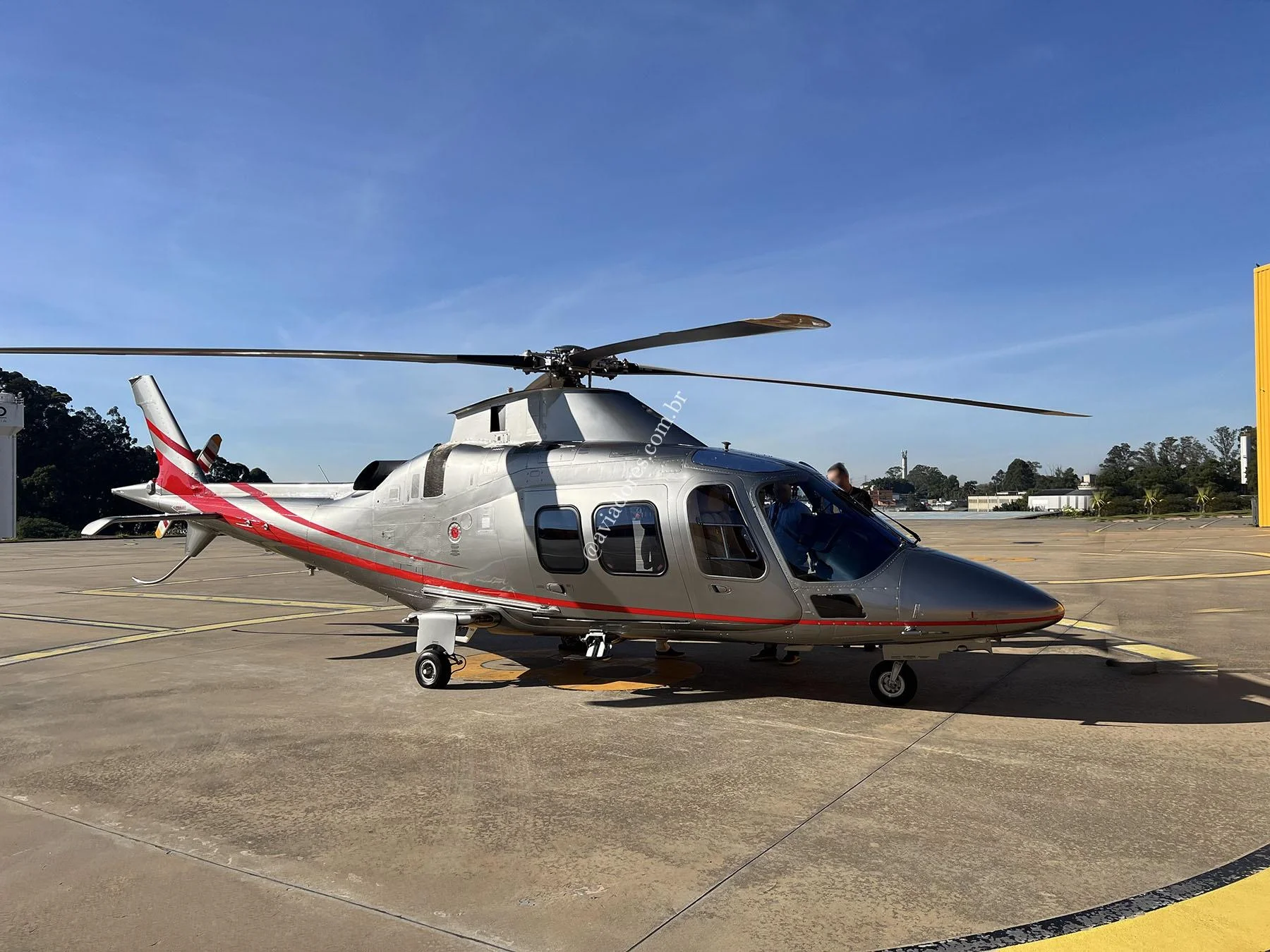 AGUSTA WESTLAND A109S GRAND - foto 15