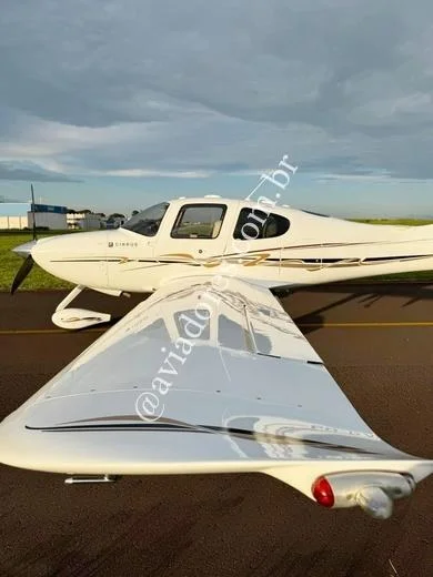 Cirrus Aircraft SR22-GTS3-TURBO - foto 16