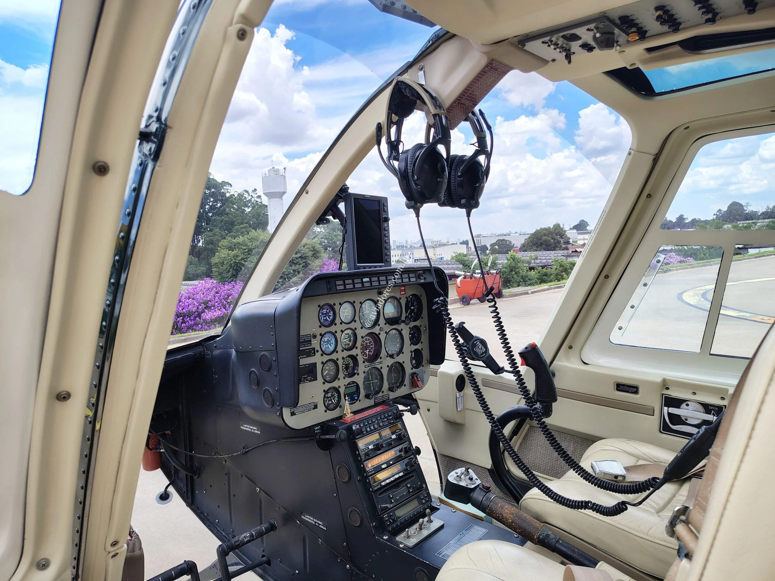 Bell Helicopter 206B - JETRANGER III - foto 4