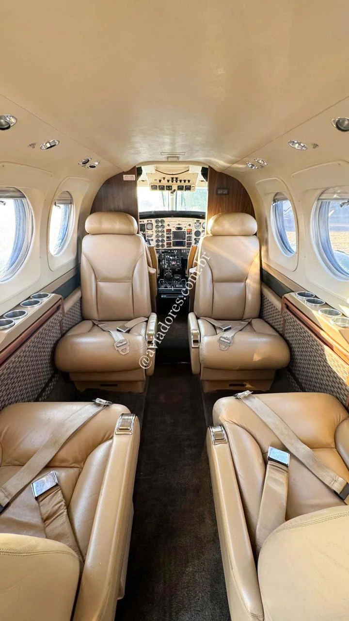 BEECHCRAFT CORPORATION KING AIR C90 GT - foto 13