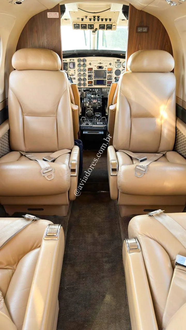 BEECHCRAFT CORPORATION KING AIR C90 GT - foto 12
