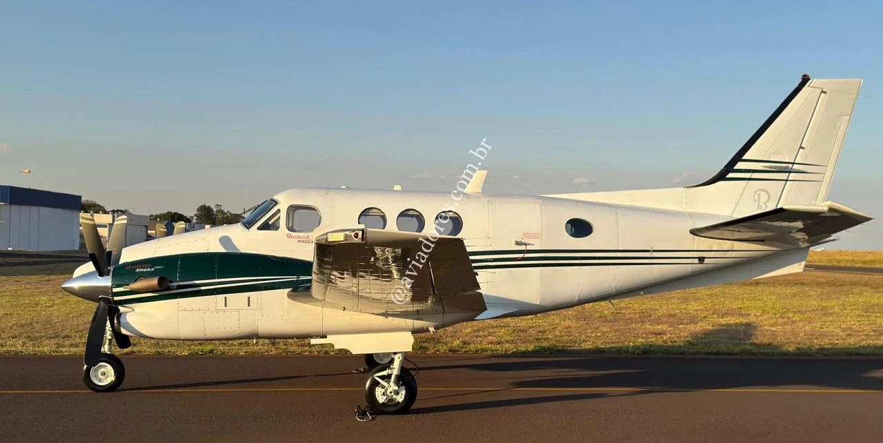 BEECHCRAFT CORPORATION KING AIR C90 GT - foto 17