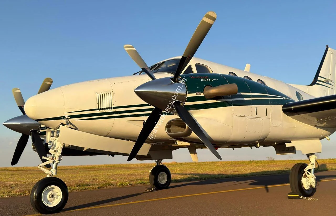 BEECHCRAFT CORPORATION KING AIR C90 GT - foto 2