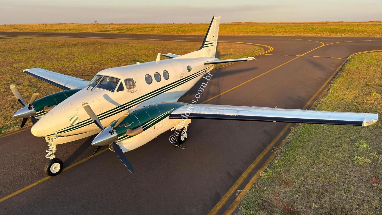 BEECHCRAFT CORPORATION KING AIR C90 GT - foto 10