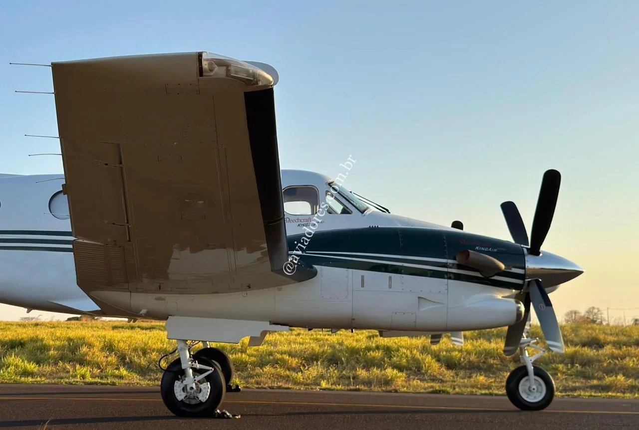 BEECHCRAFT CORPORATION KING AIR C90 GT - foto 7