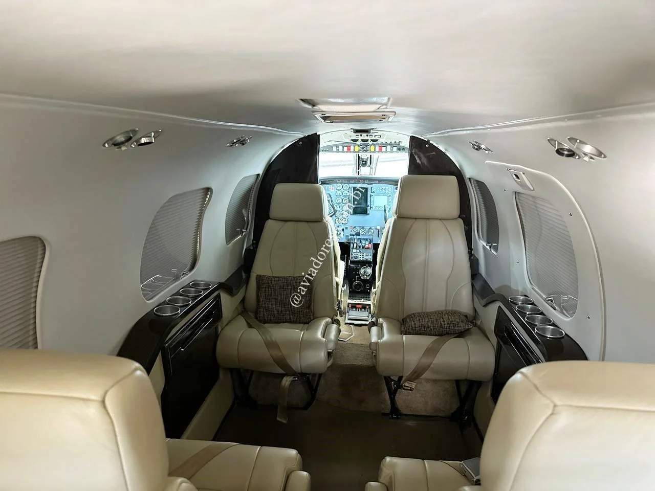Piper Aircraft PA-42-720 CHEYENNE III - foto 6