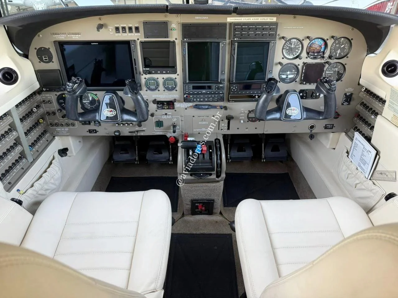 Piper Aircraft PA-46-350P - JETPROP - foto 5