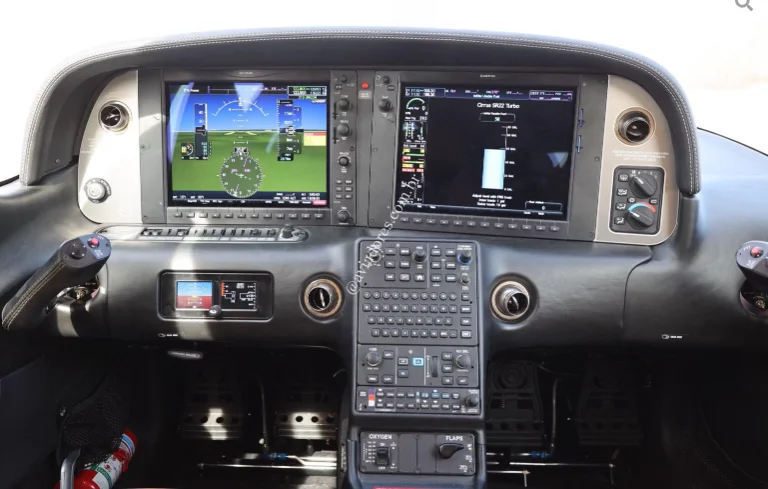 Cirrus Aircraft SR22T G6 CARBON - foto 4