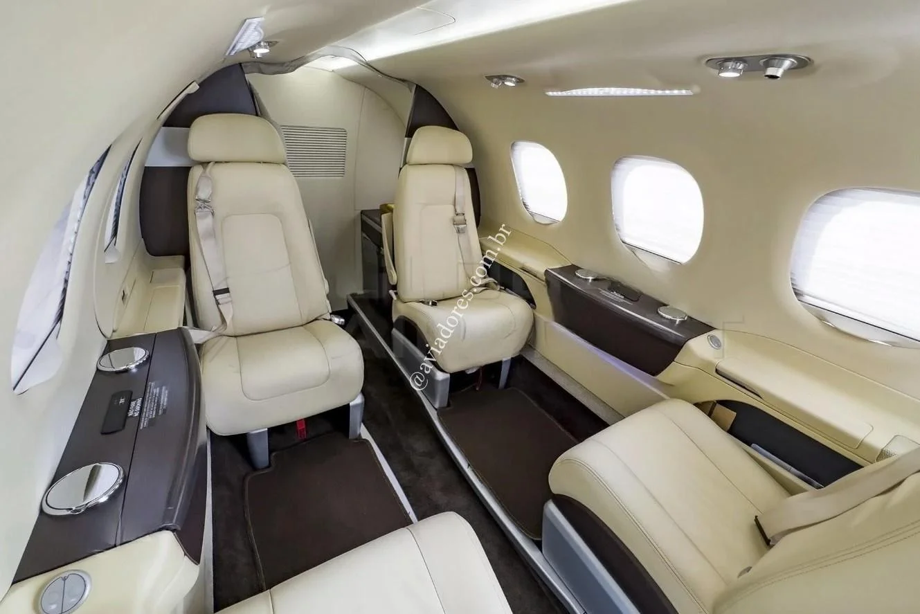 Embraer EMB 500 - PHENOM 100 - foto 10