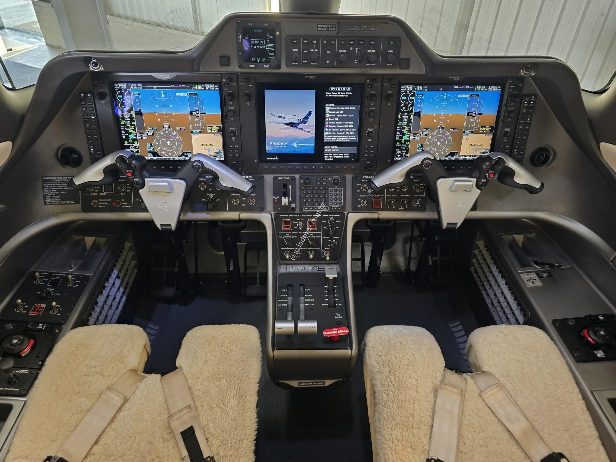 Embraer EMB 500 - PHENOM 100 - foto 3
