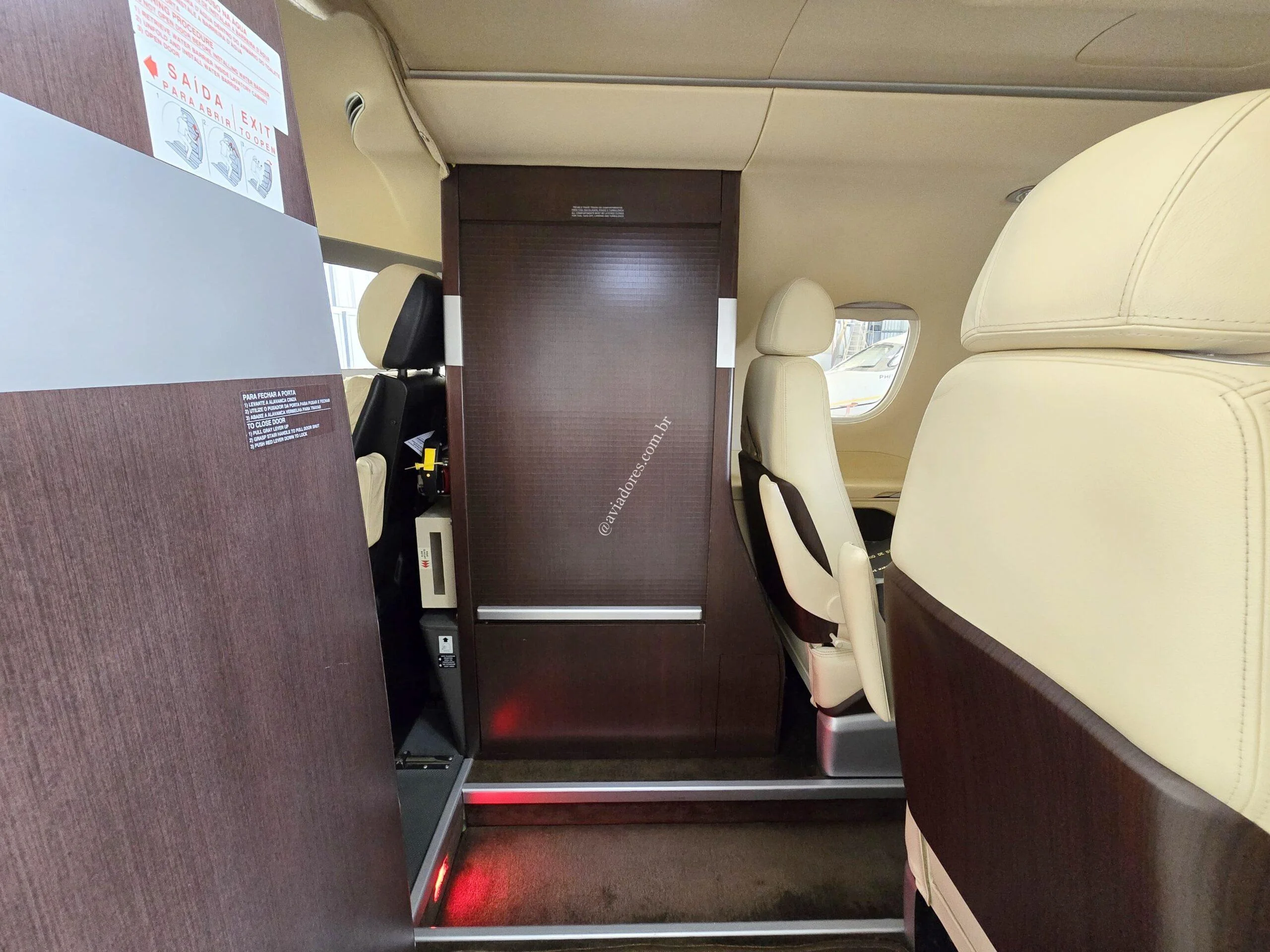 Embraer EMB 500 - PHENOM 100 - foto 7