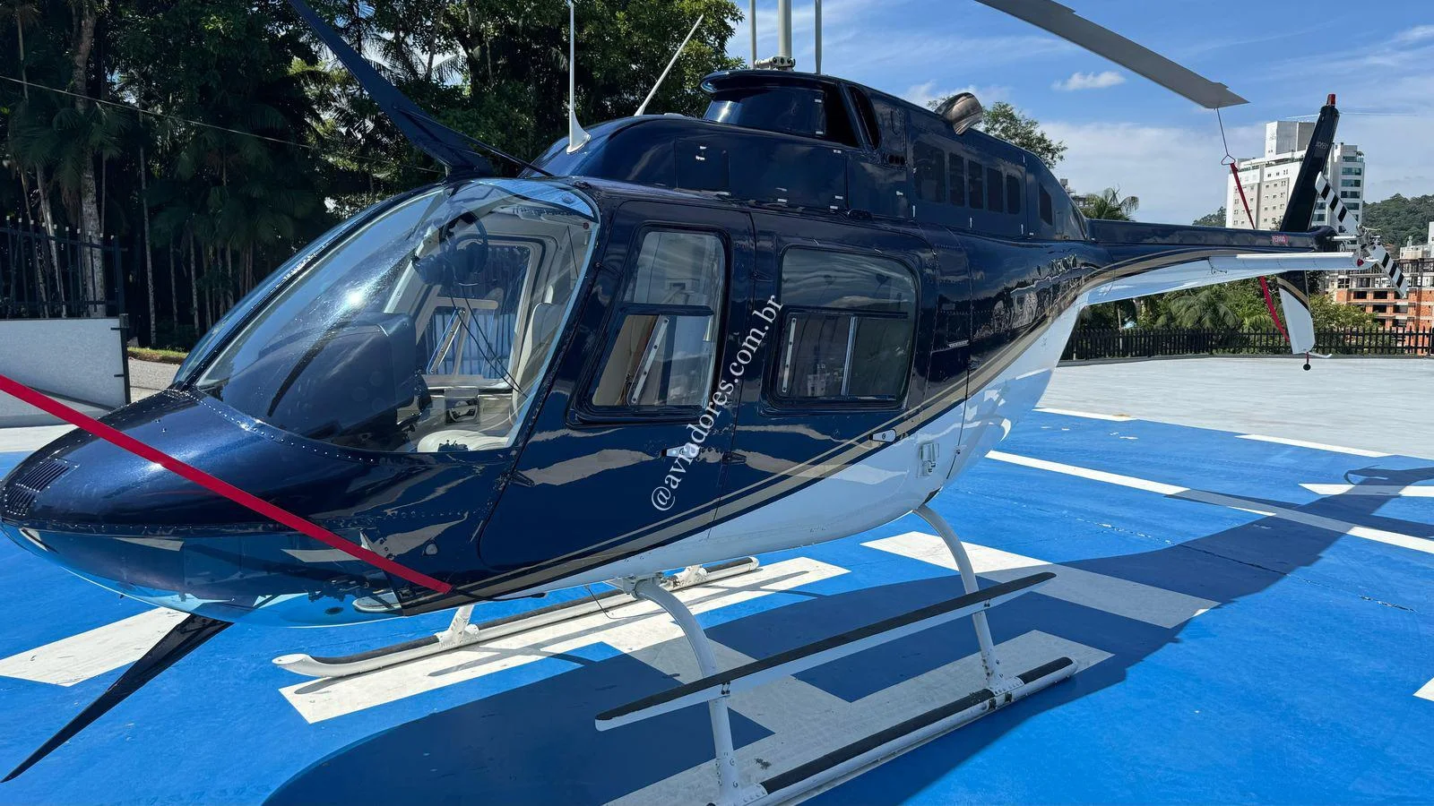 Bell Helicopter 206B - JETRANGER III - foto 11