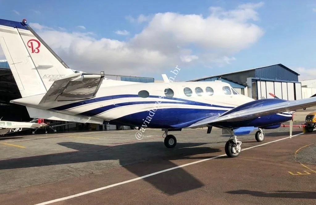 BEECHCRAFT CORPORATION KING AIR C90 - foto 10
