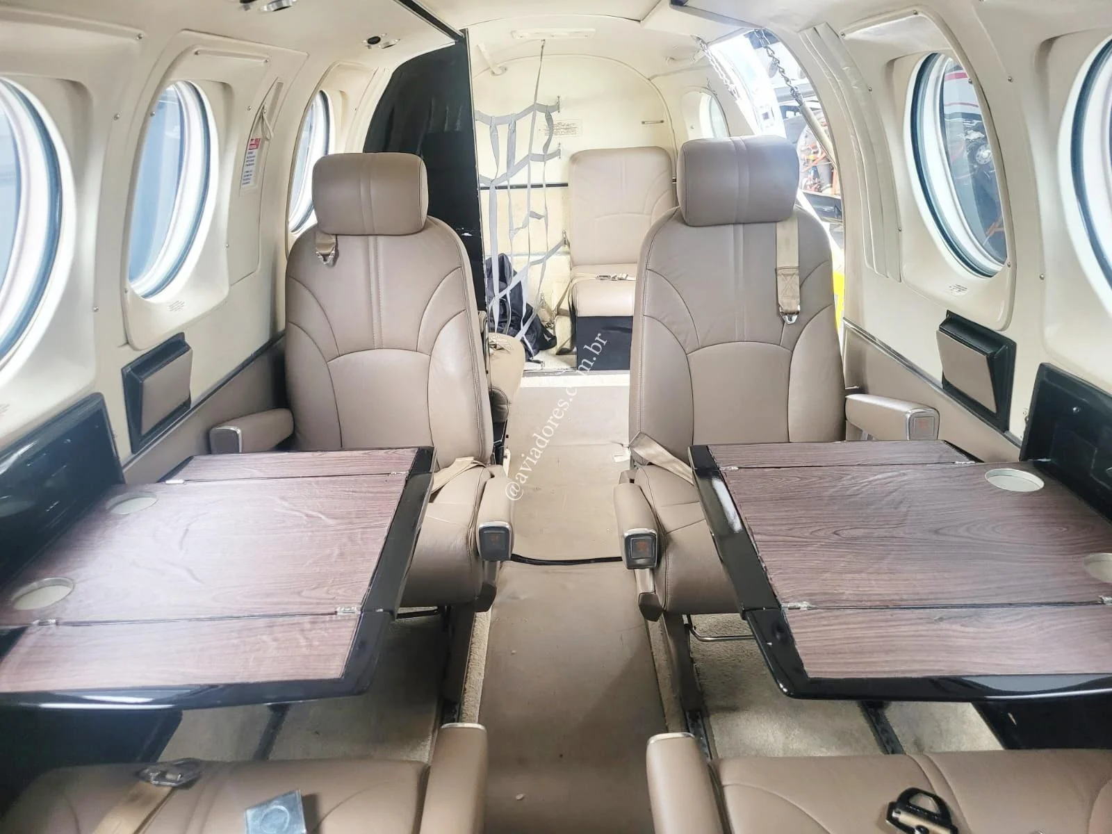 BEECHCRAFT CORPORATION KING AIR C90 - foto 20