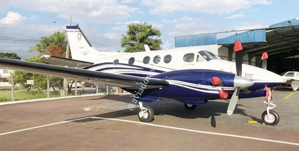 BEECHCRAFT CORPORATION KING AIR C90 - foto 11