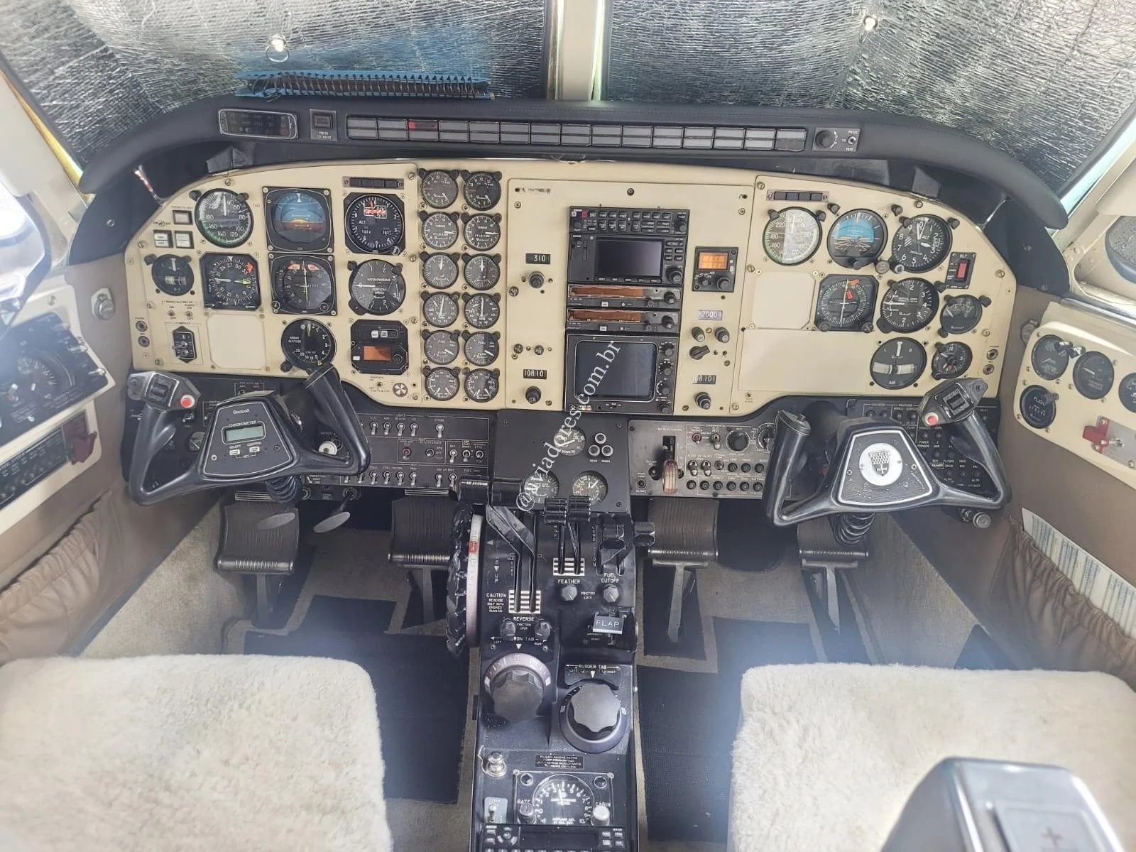 BEECHCRAFT CORPORATION KING AIR C90 - foto 3