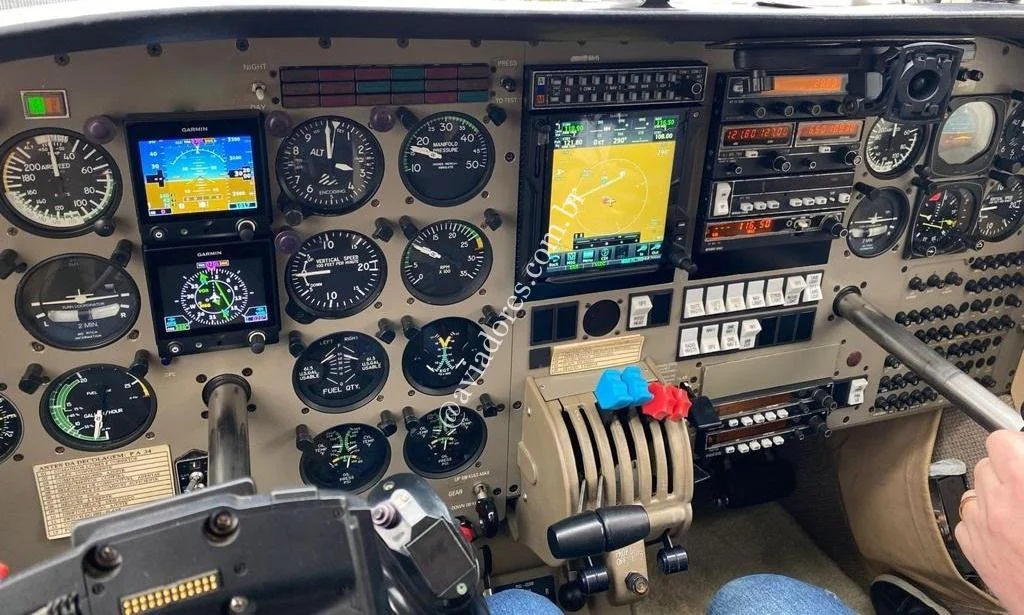Piper Aircraft PA-34-220T - SENECA IV - foto 4