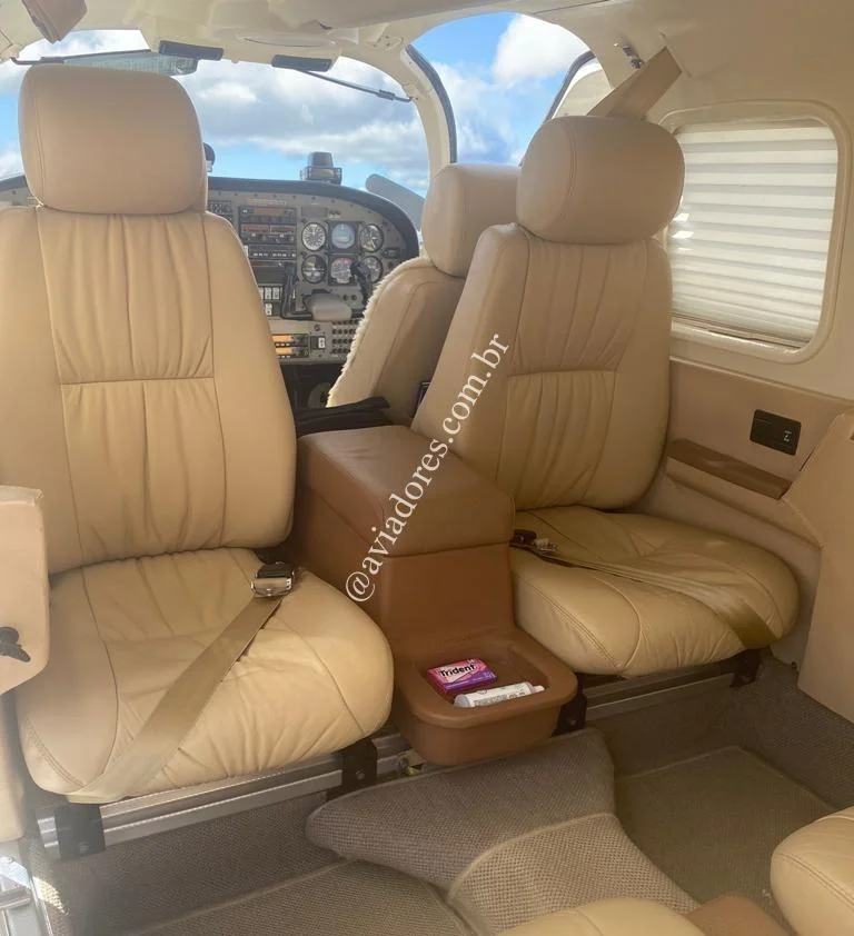 Piper Aircraft PA-34-220T - SENECA IV - foto 8