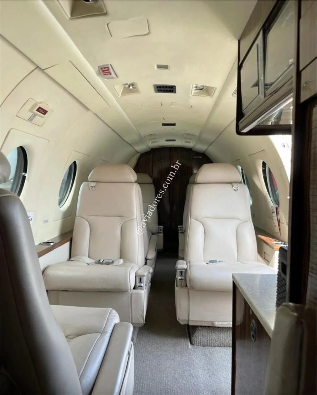 BEECHCRAFT CORPORATION HAWKER 400A - foto 3
