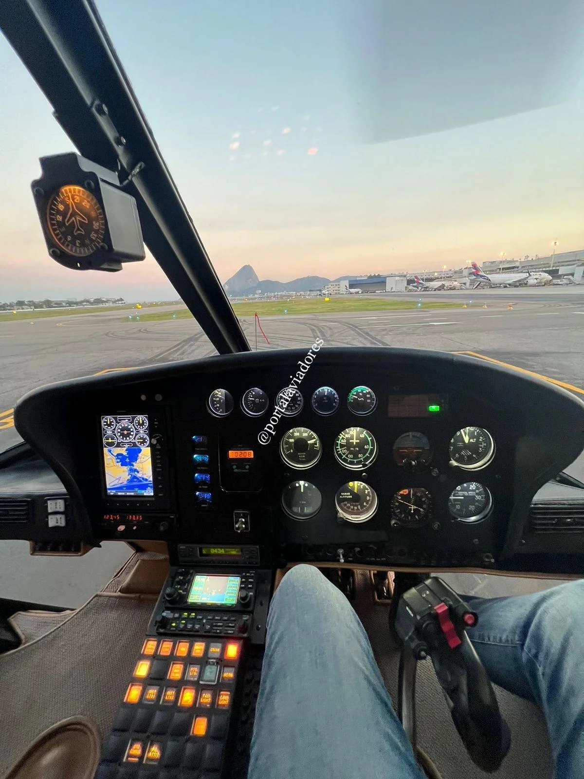Airbus Helicopters AS350BA ESQUILO - foto 7