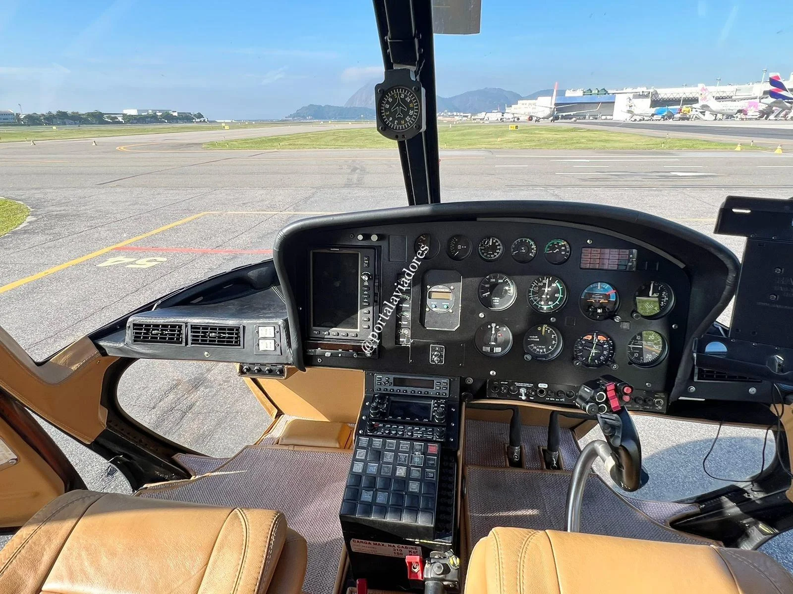 Airbus Helicopters AS350BA ESQUILO - foto 12