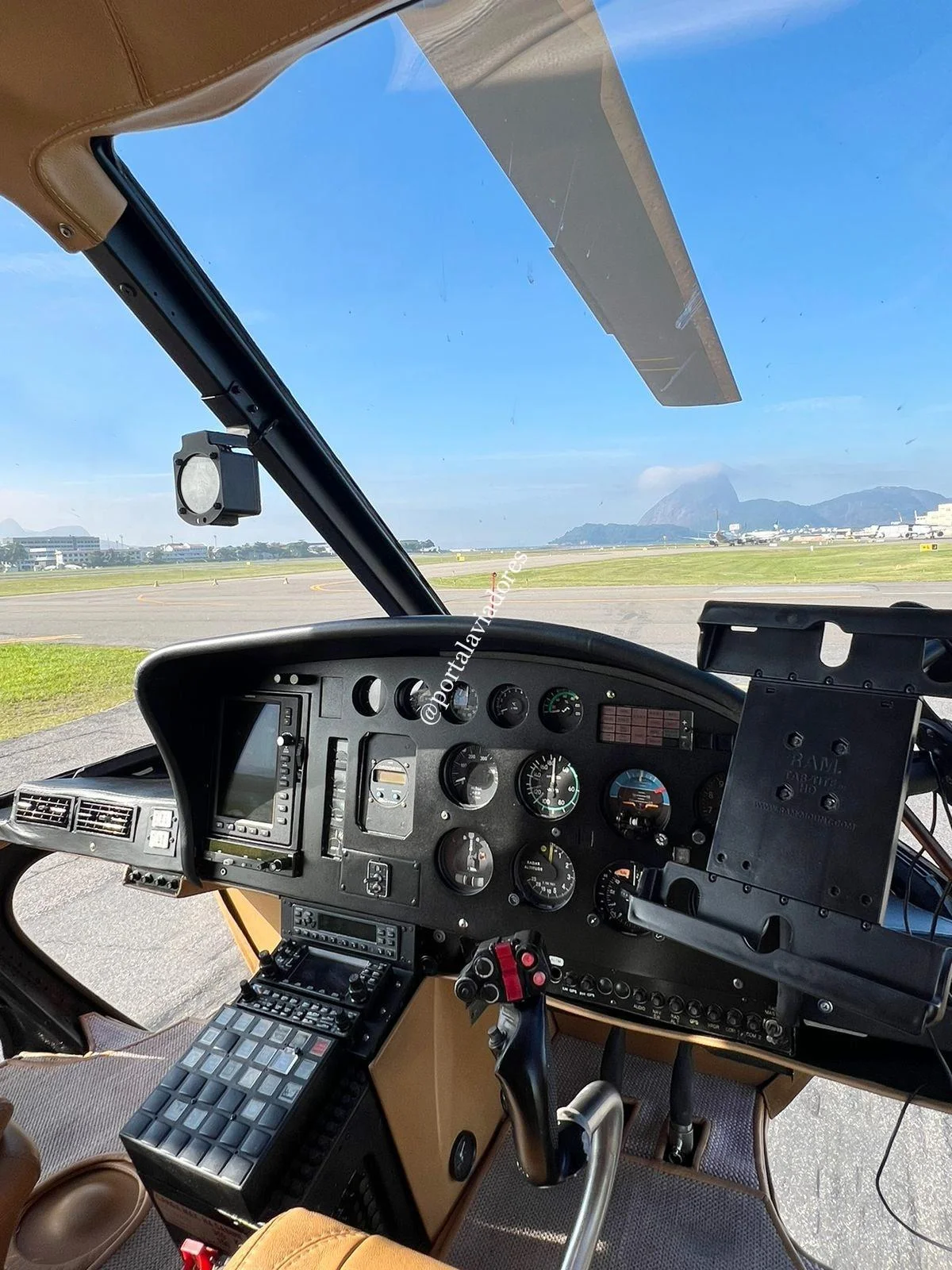 Airbus Helicopters AS350BA ESQUILO - foto 11