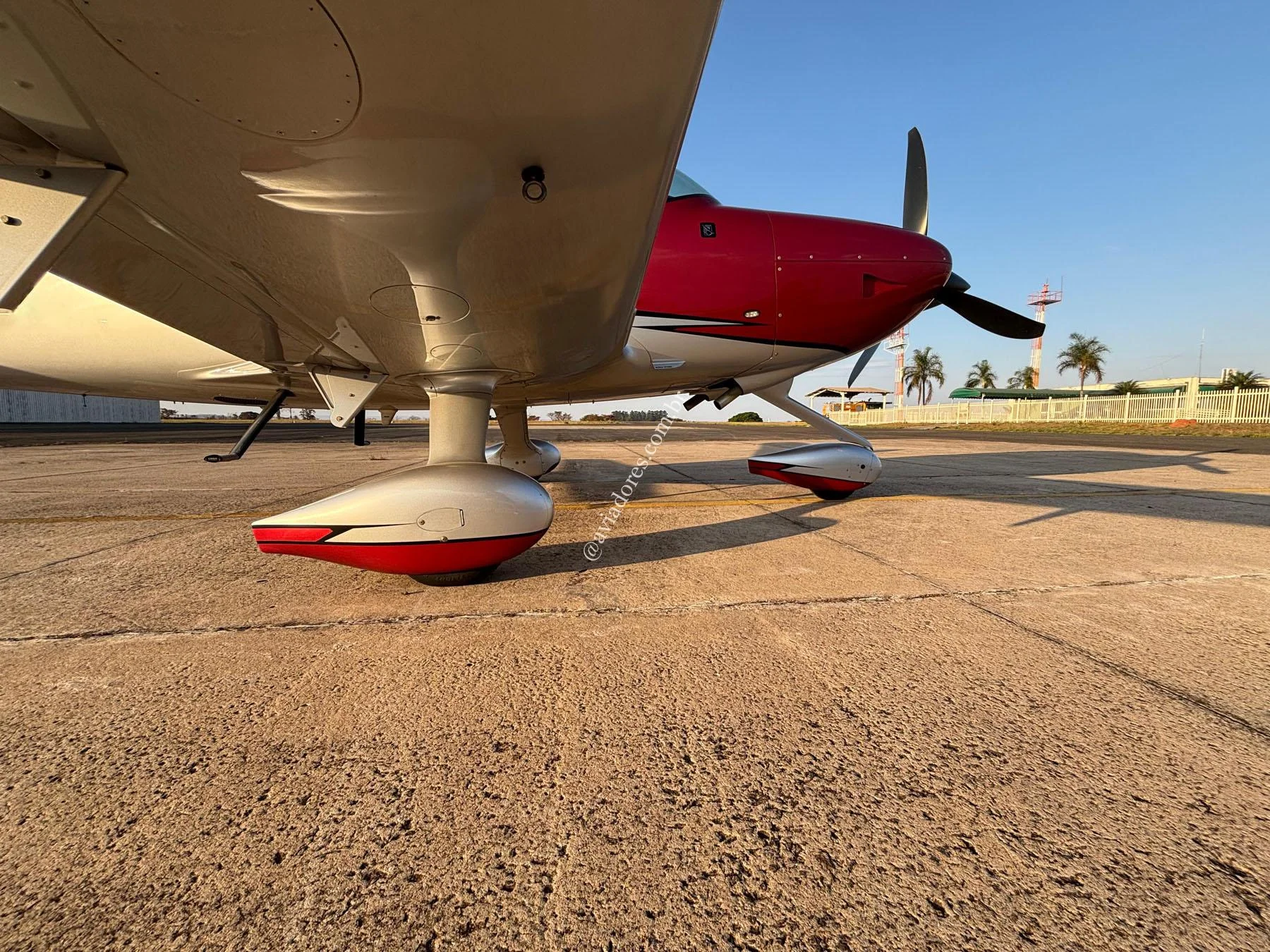 Cirrus Aircraft SR22 G6 GTS CARBON - foto 13