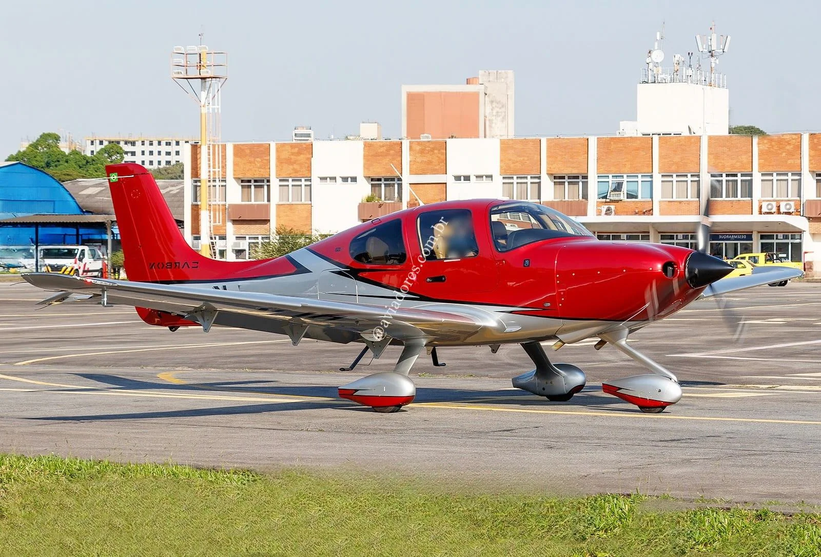Cirrus Aircraft SR22 G6 GTS CARBON - foto 20