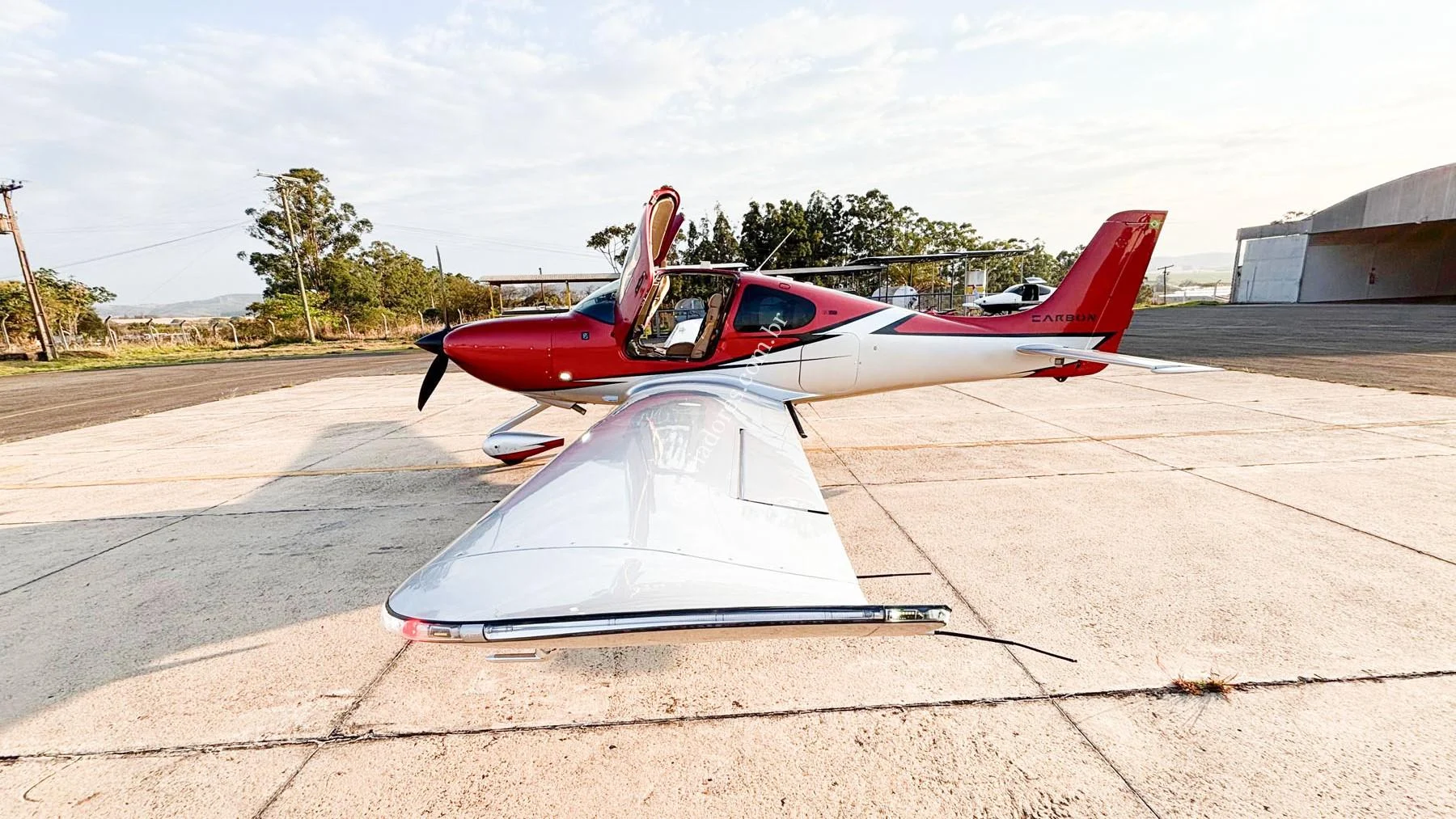 Cirrus Aircraft SR22 G6 GTS CARBON - foto 2