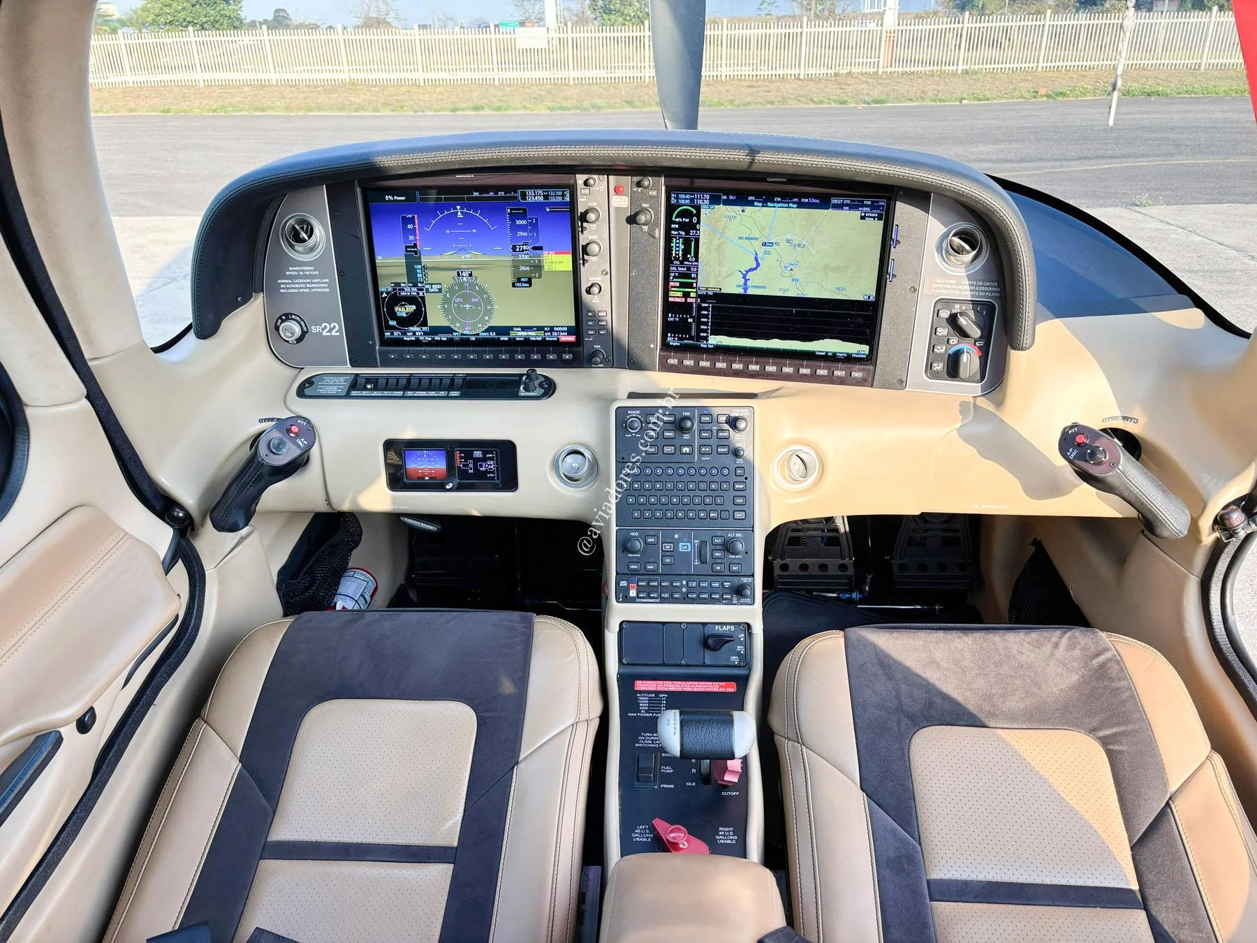 Cirrus Aircraft SR22 G6 GTS CARBON - foto 4