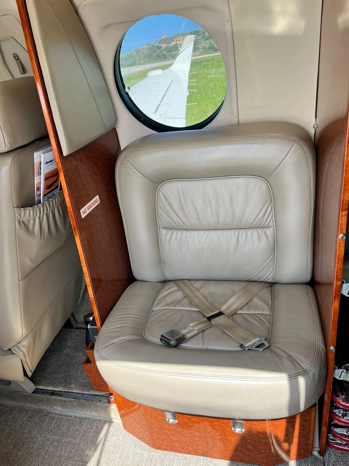 BEECHCRAFT CORPORATION King Air C90B - foto 4